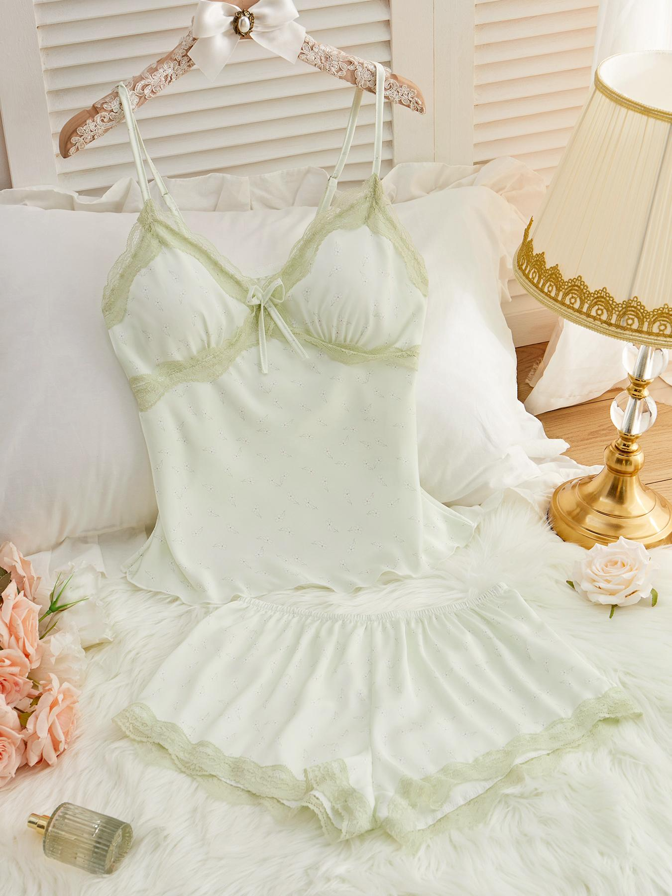 Women's Green Ditsy Floral Print Lace Pyjama Two-Piece Set, Comfy Cami Top & Elastic Waist Shorts PJ Set, Women's Sleepwear for All Seasons