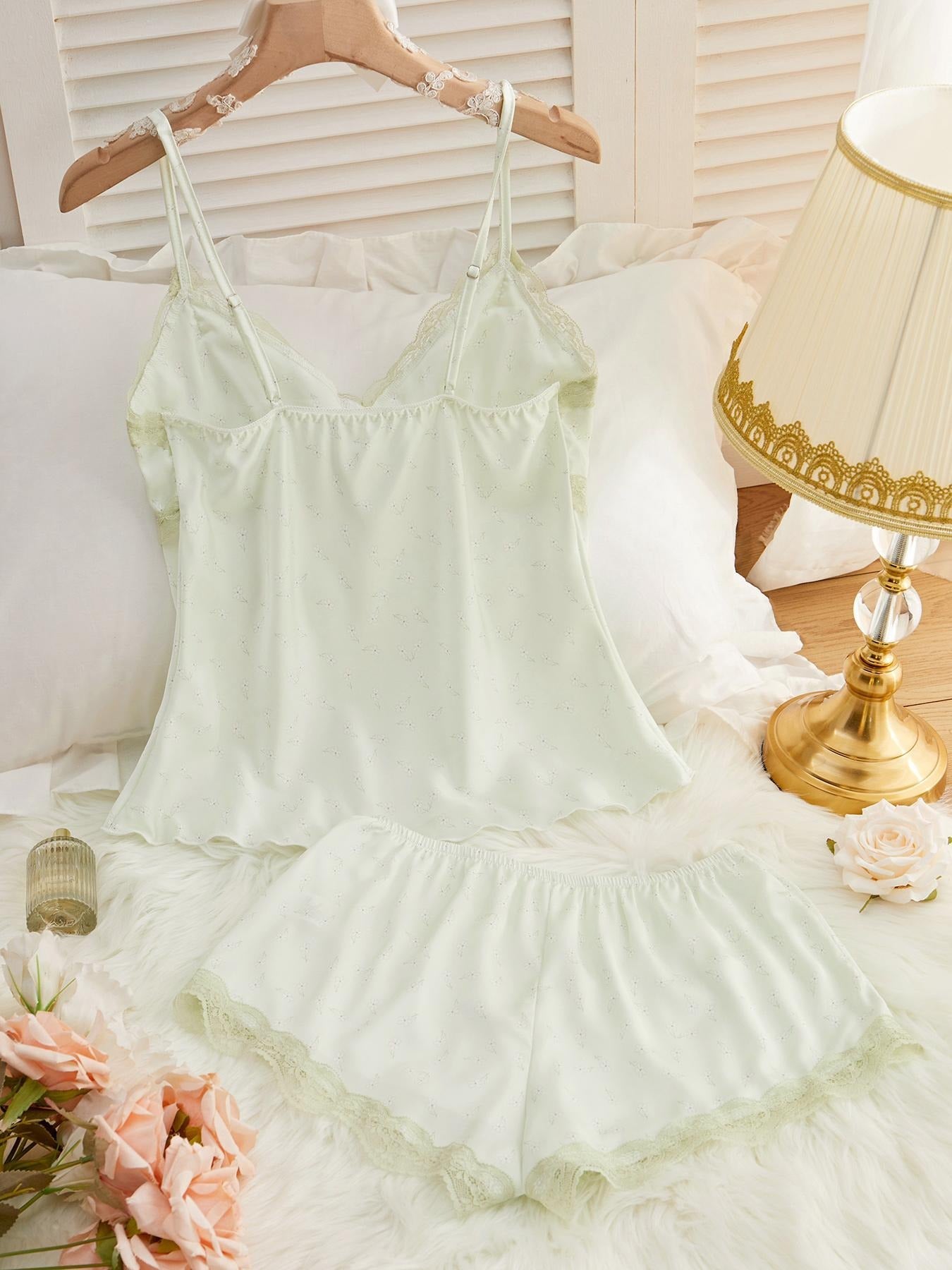 Women's Green Ditsy Floral Print Lace Pyjama Two-Piece Set, Comfy Cami Top & Elastic Waist Shorts PJ Set, Women's Sleepwear for All Seasons